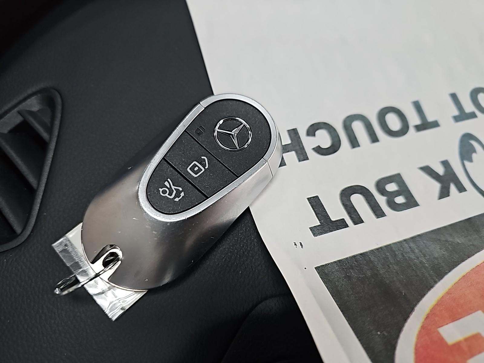 MERCEDES-BENZ E-CLASS - 8