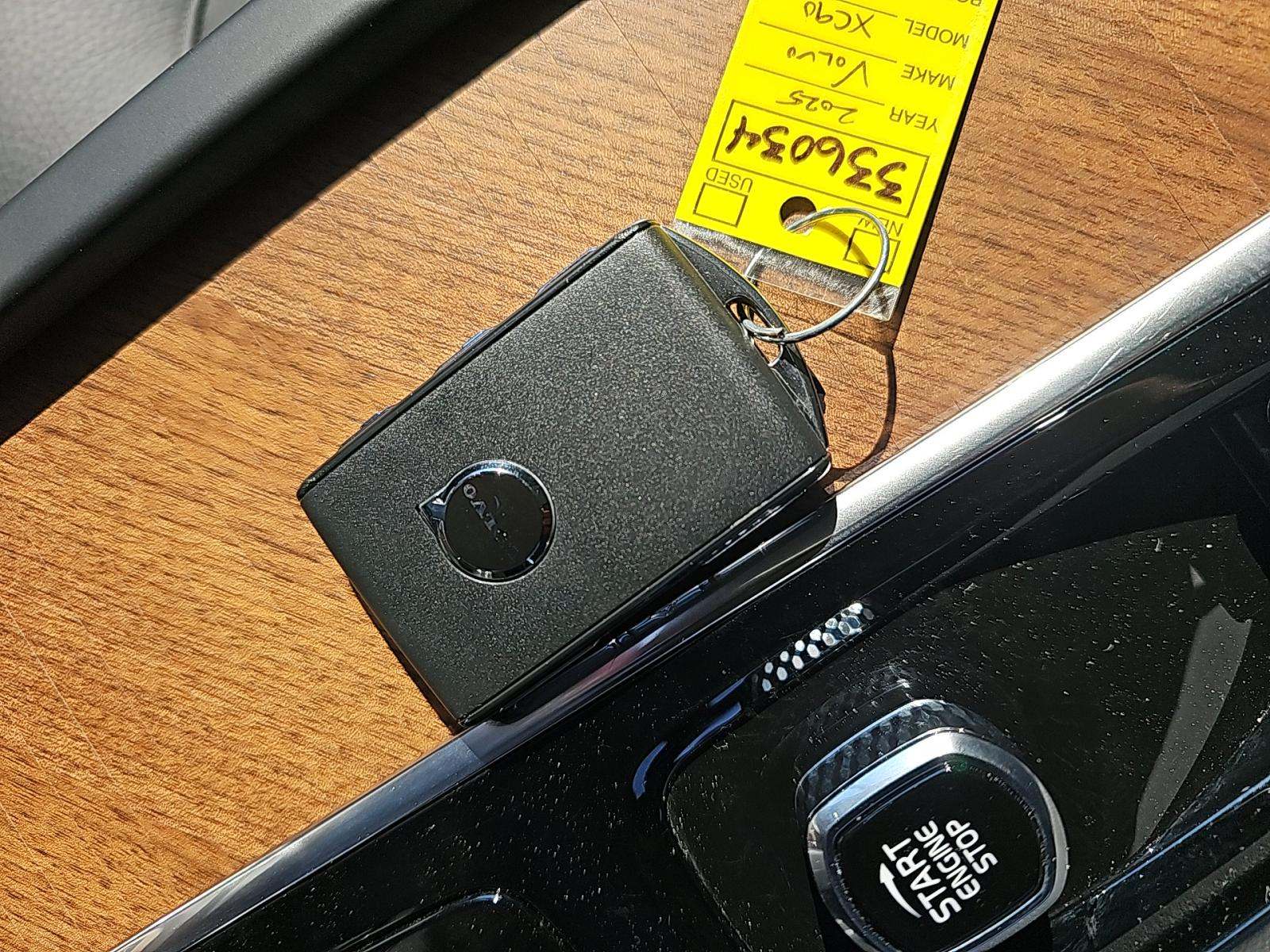 2025 Volvo XC90 B6 Plus AWD