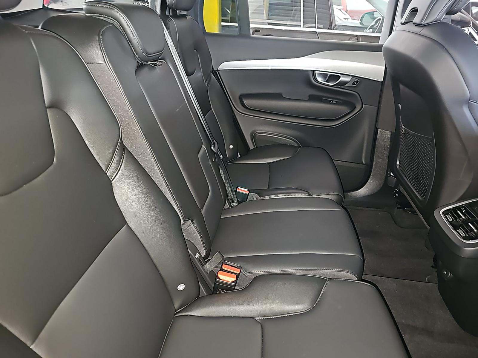 2024 Volvo XC90 B5 Core AWD