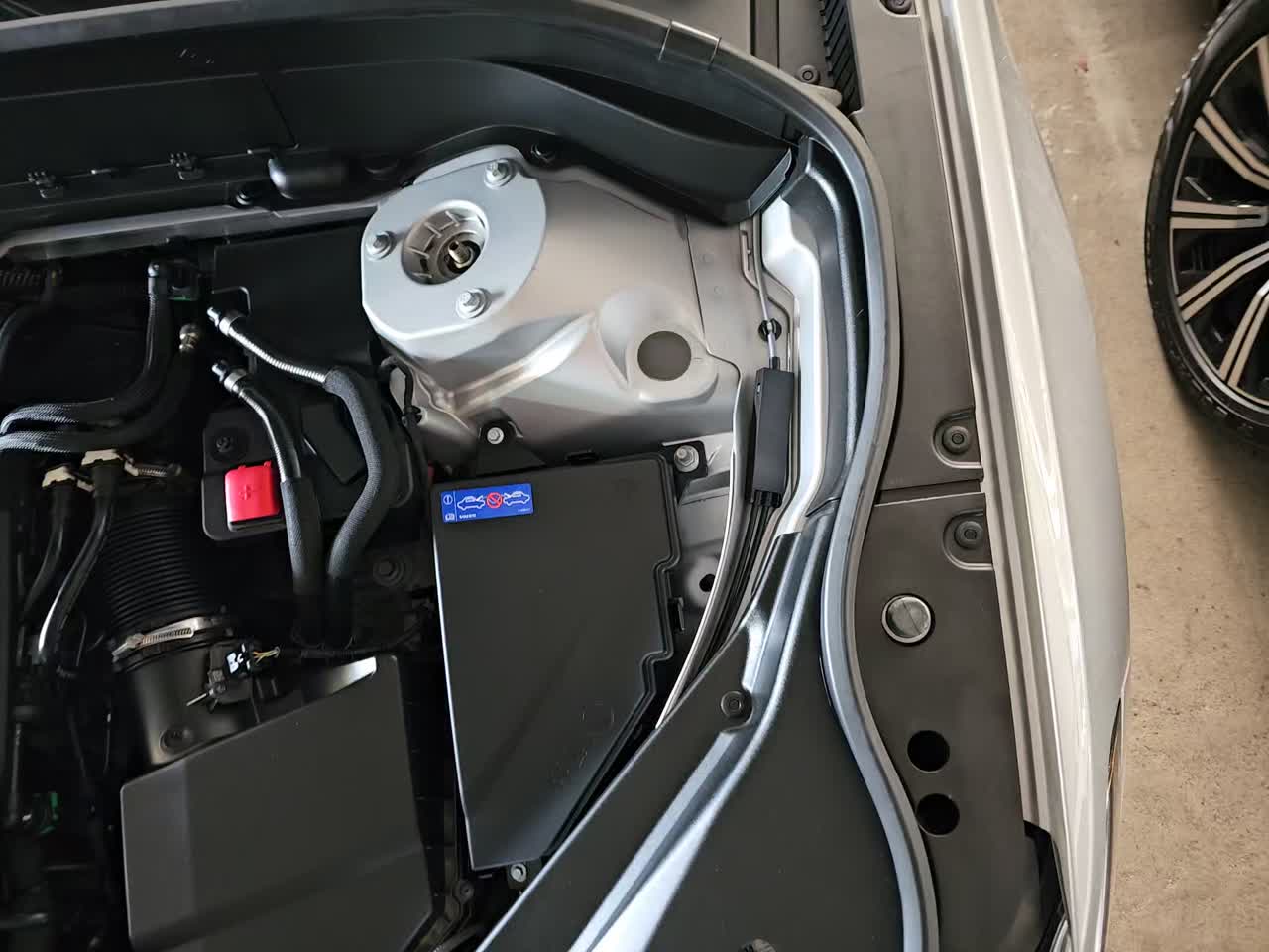 2024 Volvo XC90 B5 Core AWD