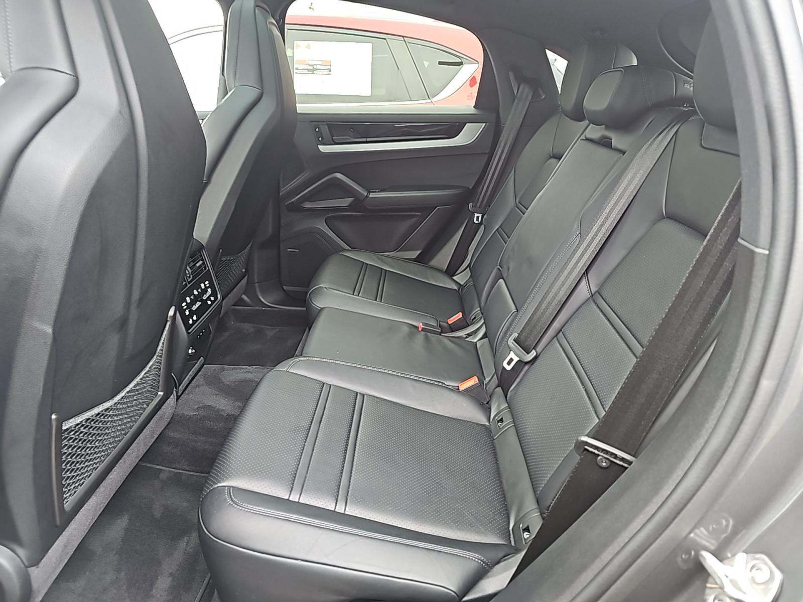 2024 Porsche Cayenne Base AWD