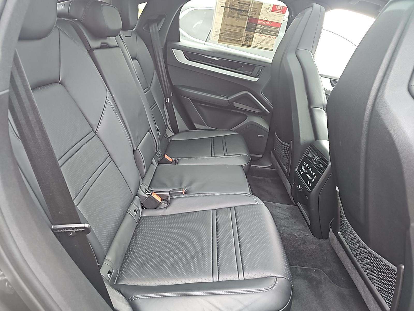 2024 Porsche Cayenne Base AWD