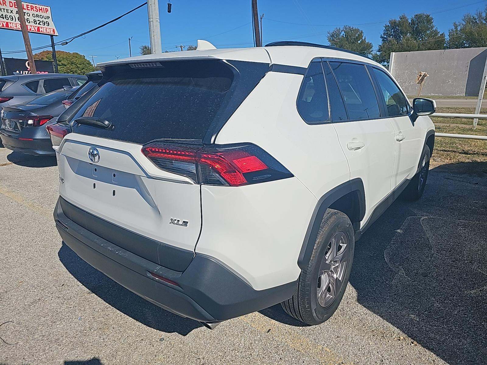 2024 Toyota RAV4 XLE FWD