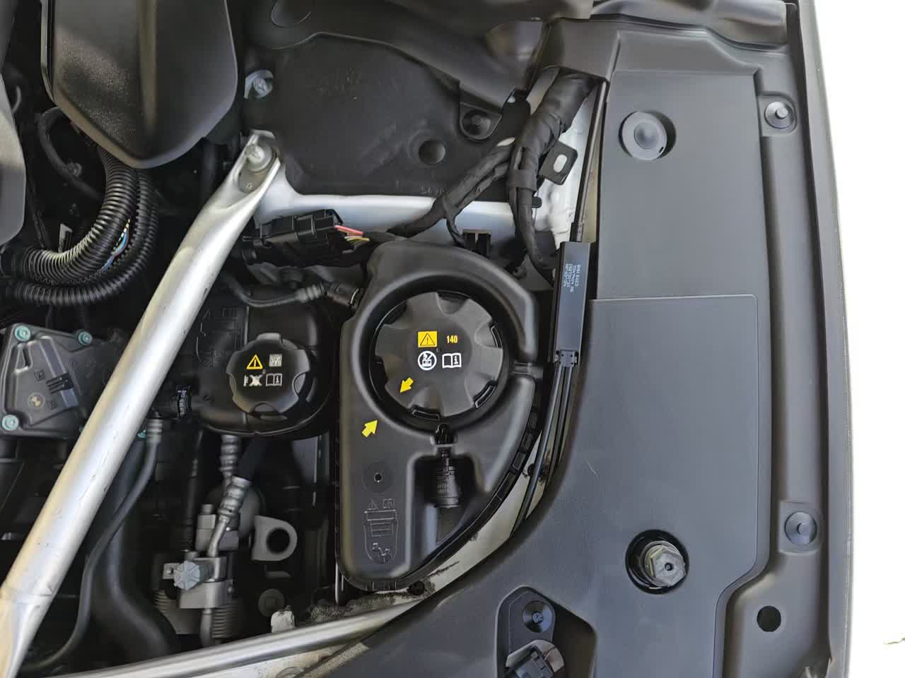 2025 BMW 8 Series 840i xDrive AWD