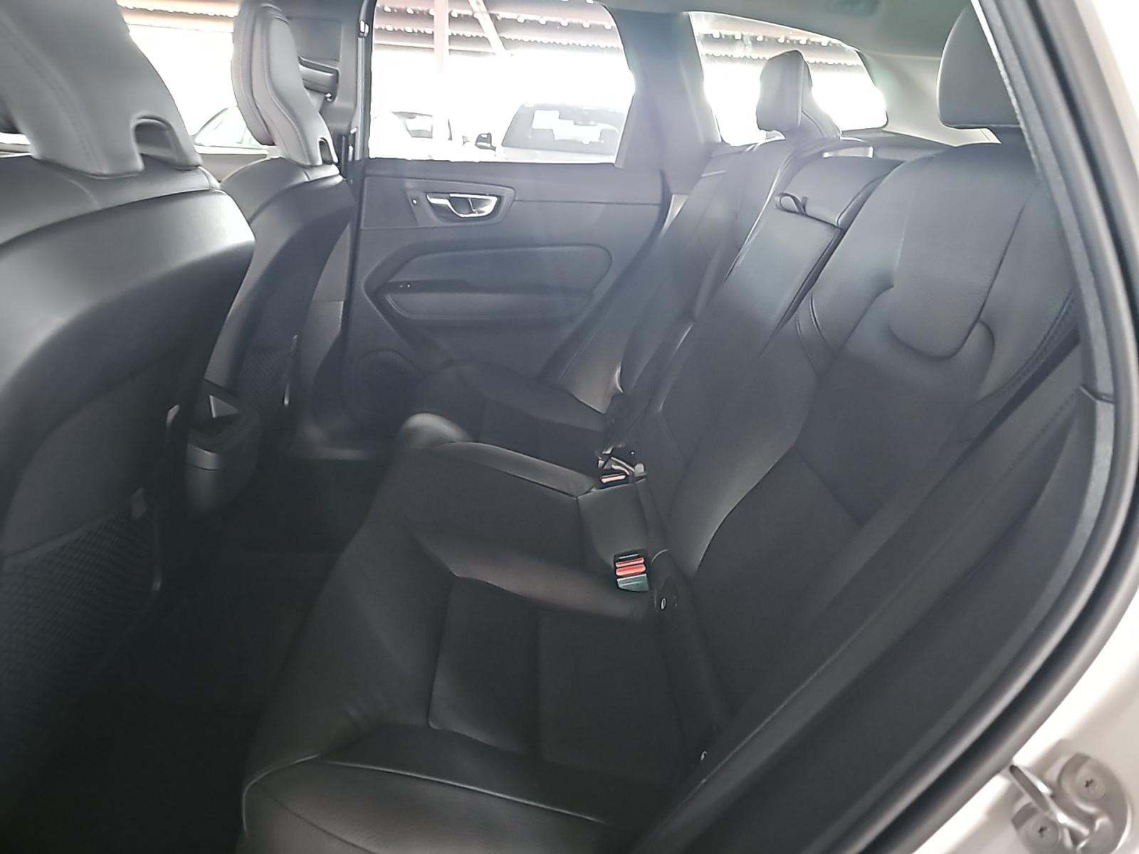 2025 Volvo XC60 B5 Plus AWD