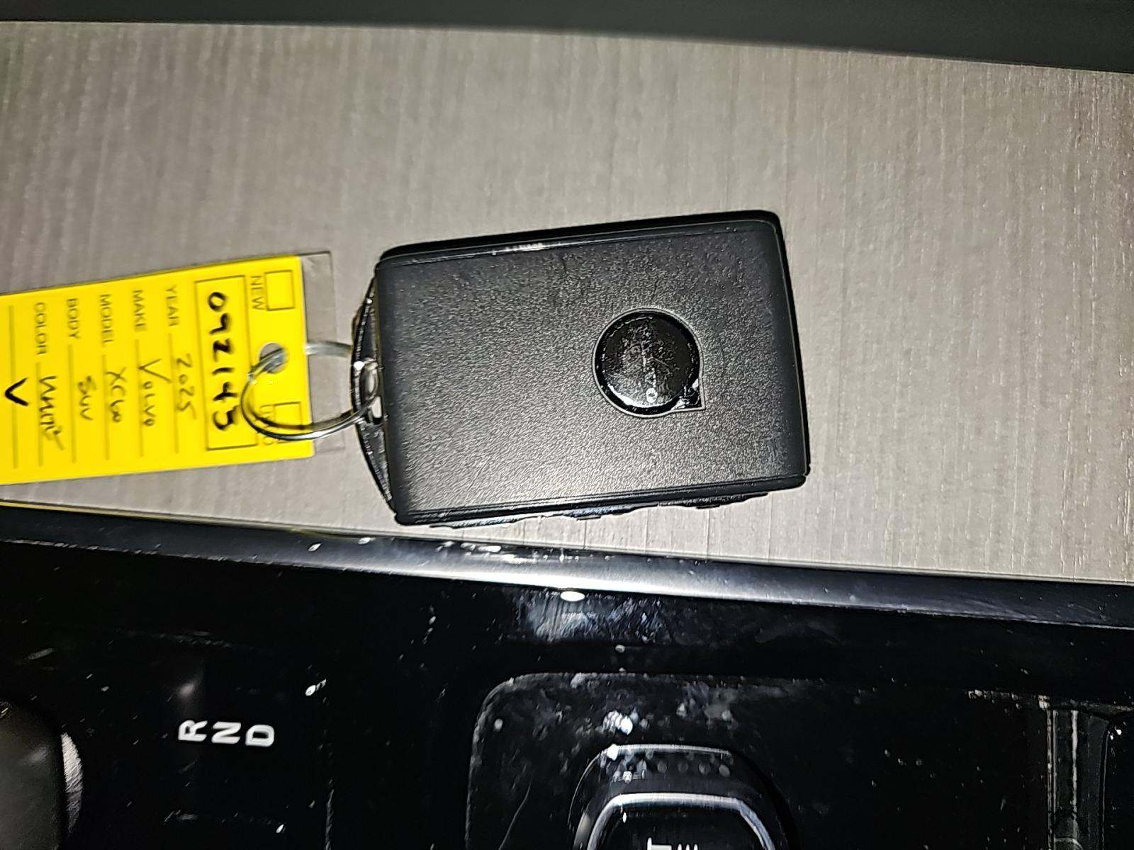 2025 Volvo XC60 B5 Plus AWD