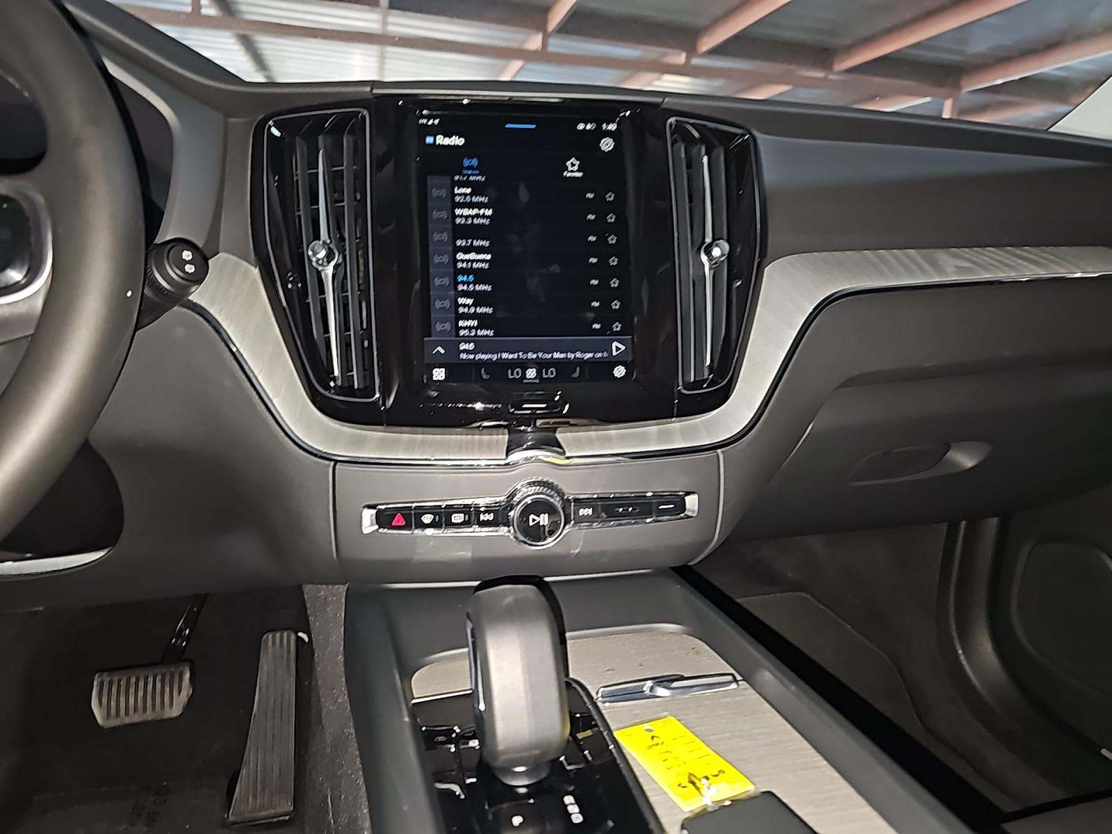 2025 Volvo XC60 B5 Plus AWD