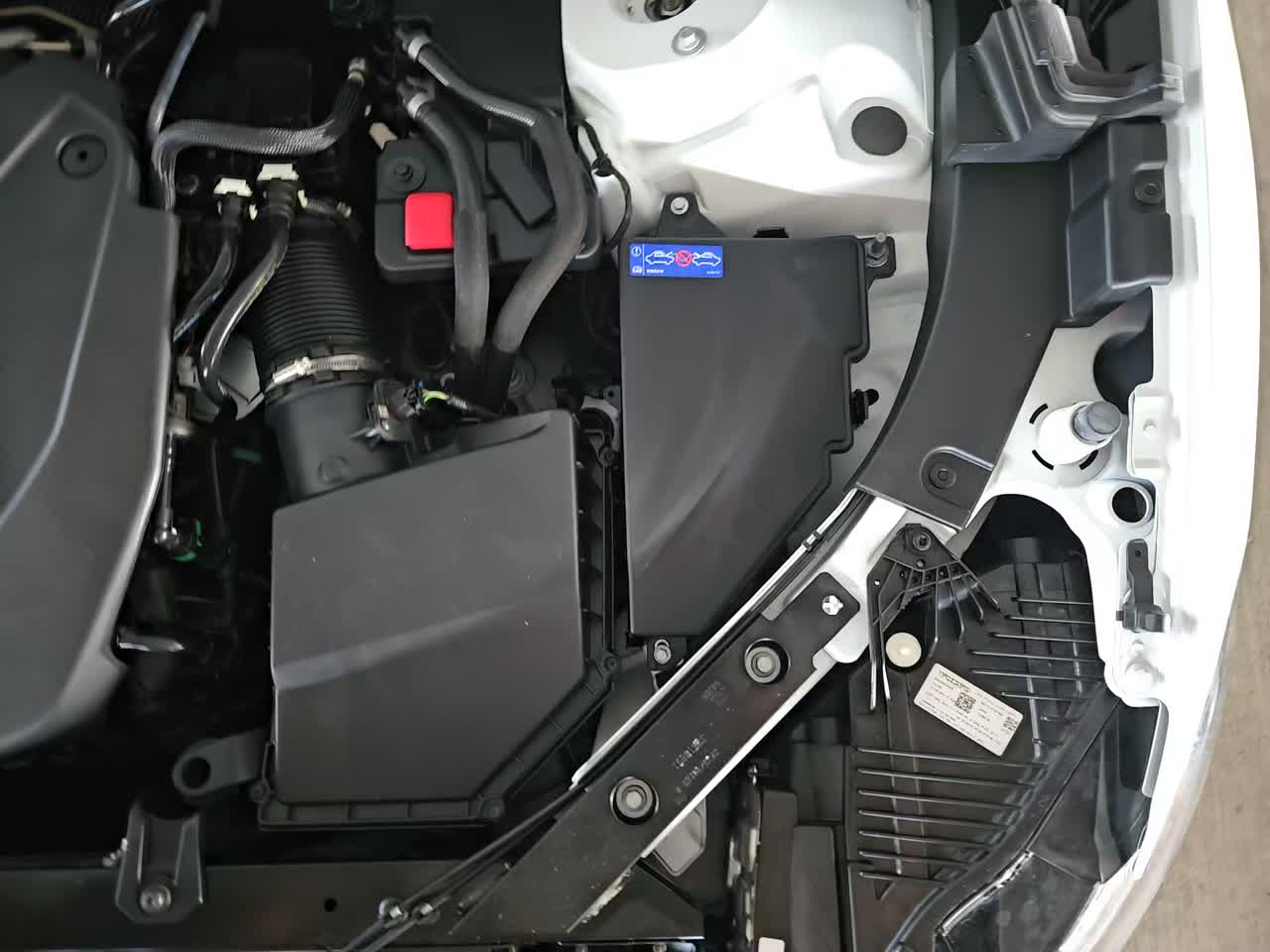 2025 Volvo XC60 B5 Plus AWD