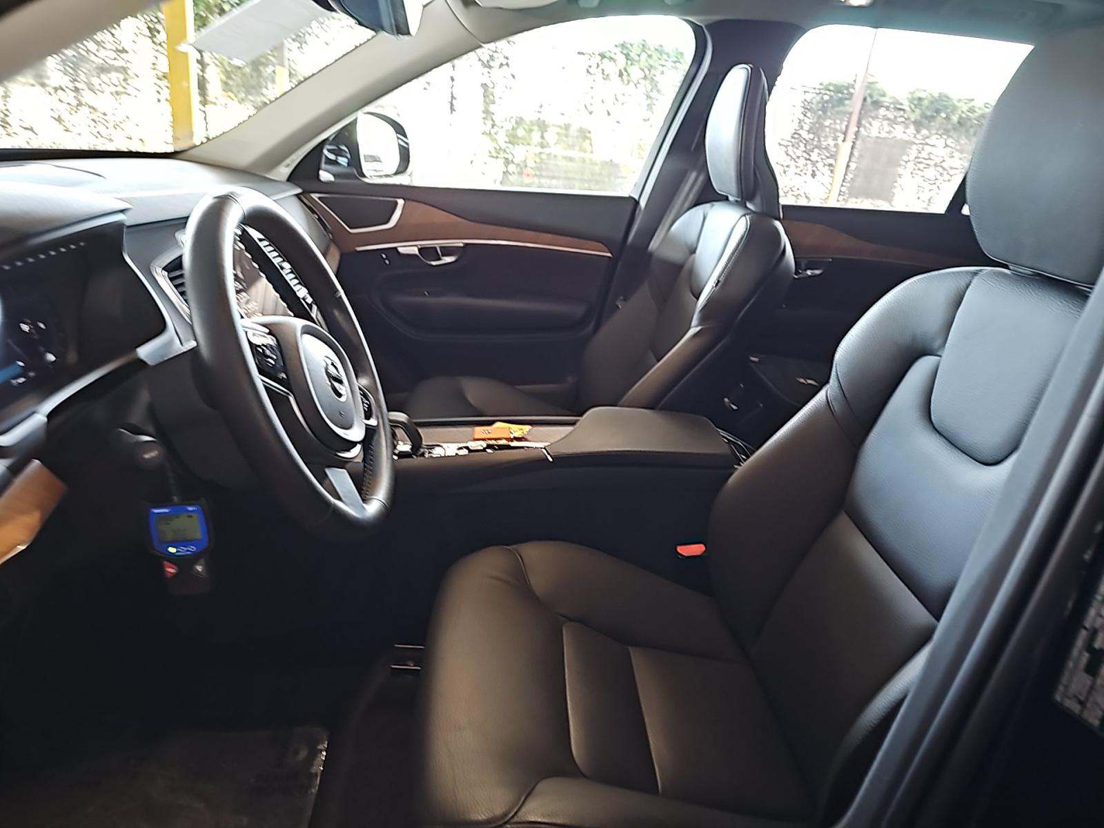 2025 Volvo XC90 B6 Plus AWD