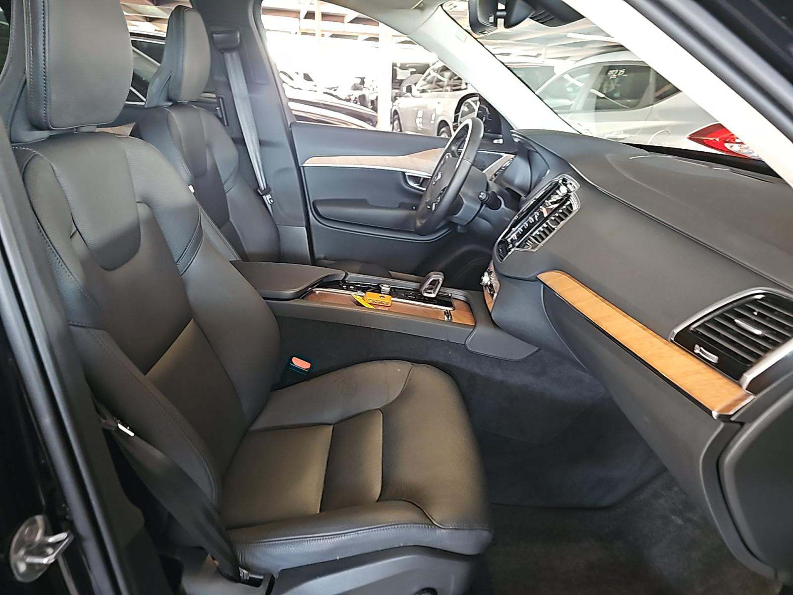 2025 Volvo XC90 B6 Plus AWD