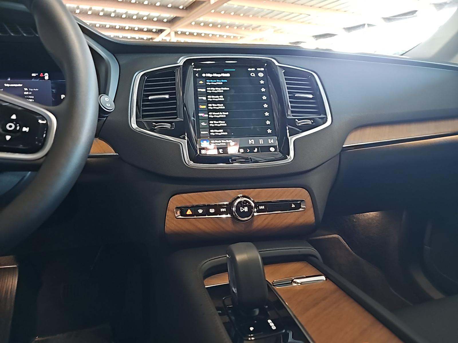 2025 Volvo XC90 B6 Plus AWD