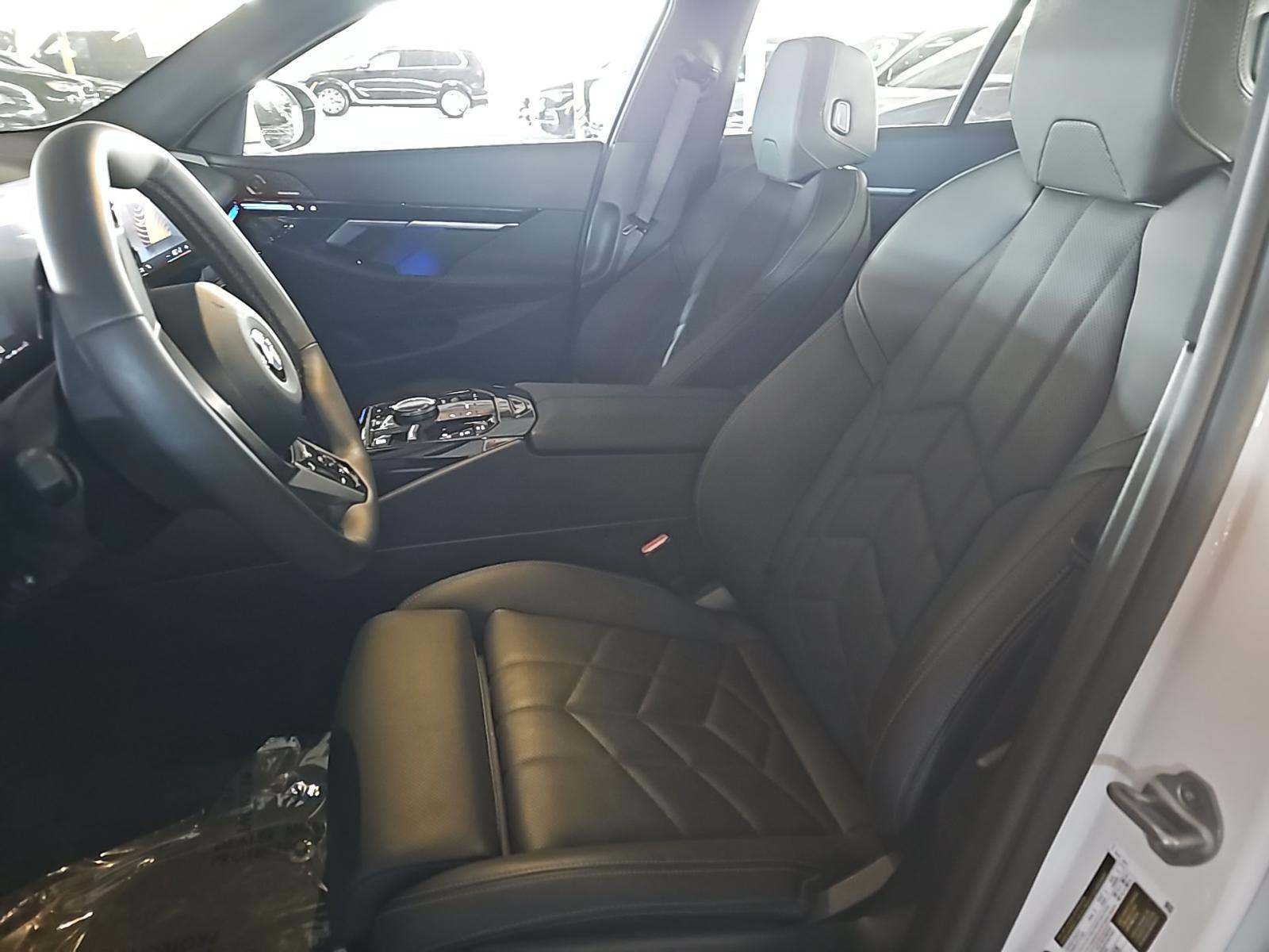 2025 BMW 5 Series 530i xDrive AWD