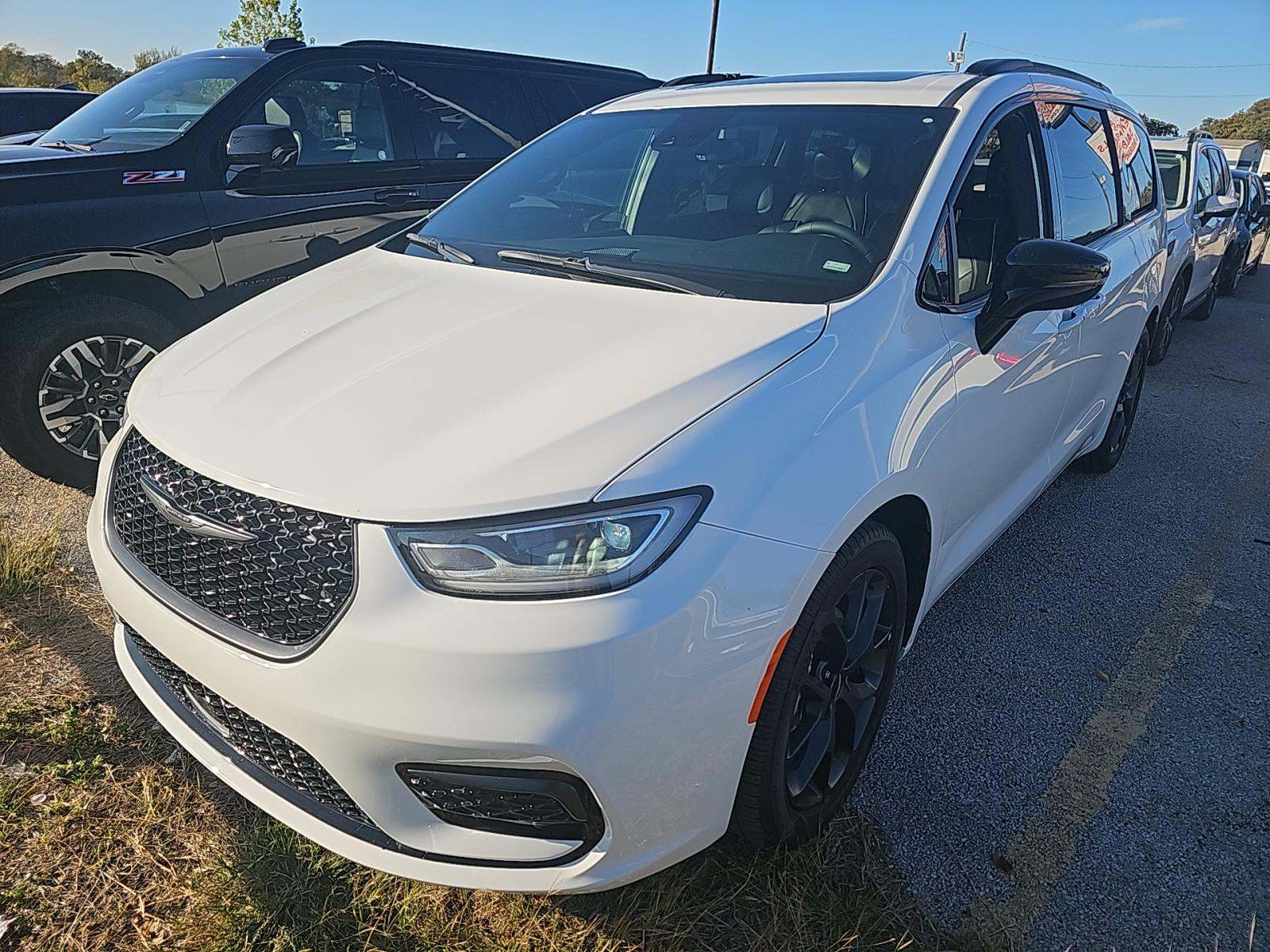 2025 Chrysler Pacifica Limited FWD