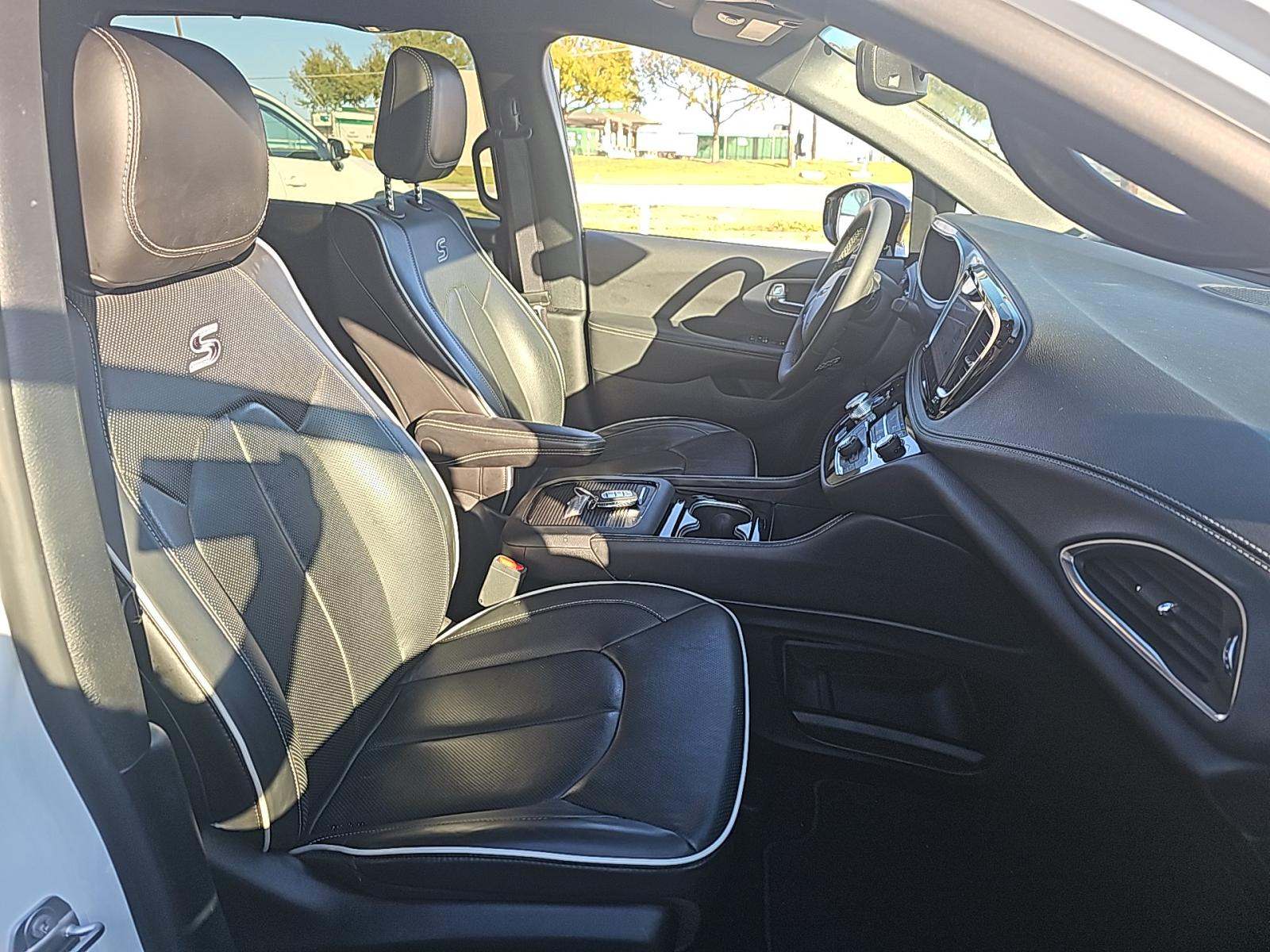 2025 Chrysler Pacifica Limited FWD