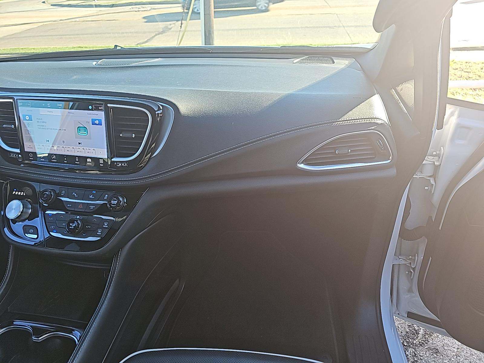 2025 Chrysler Pacifica Limited FWD