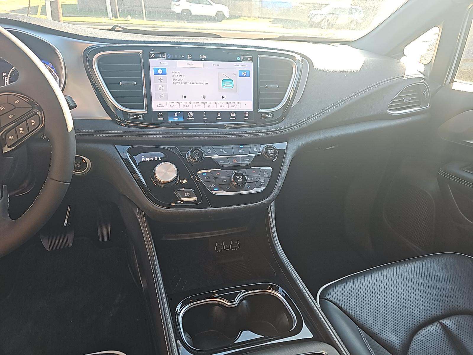 2025 Chrysler Pacifica Limited FWD