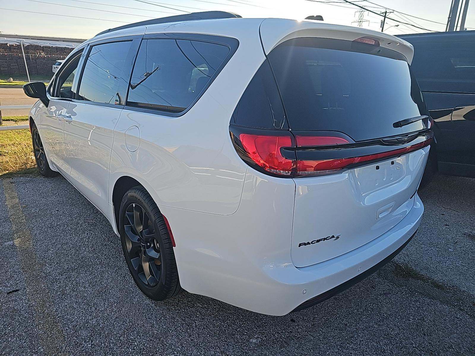 2025 Chrysler Pacifica Limited FWD