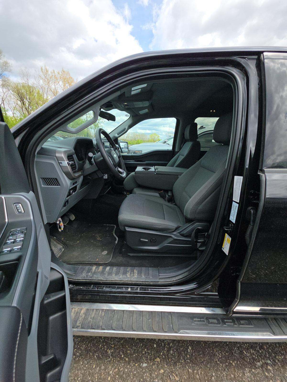2025 Ford F-150 XLT AWD