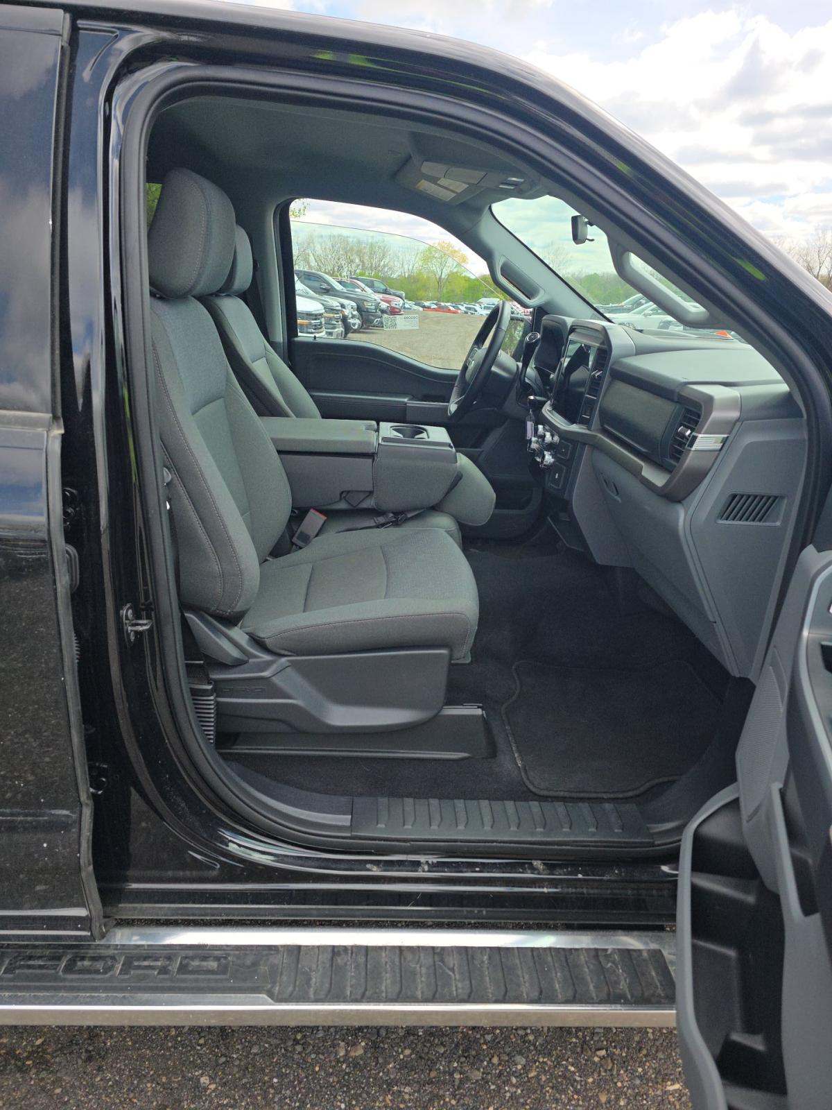 2025 Ford F-150 XLT AWD