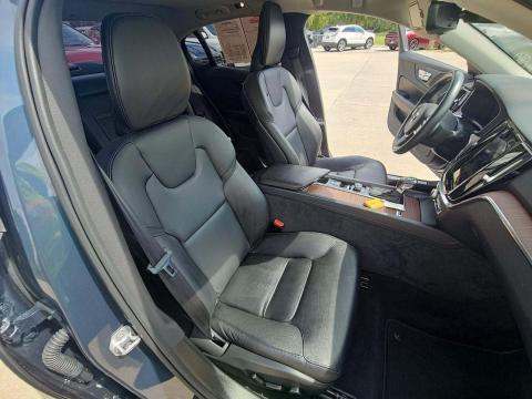 2021 Volvo S60 T5 Momentum AWD
