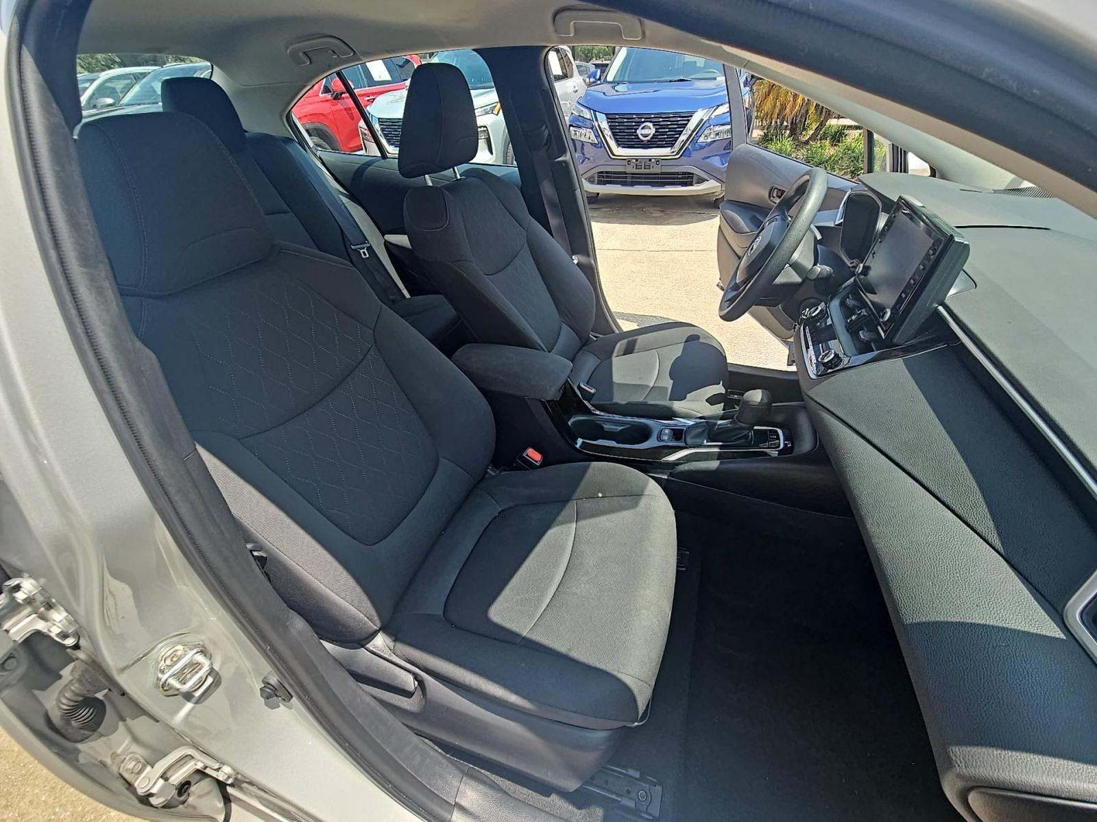 2022 Toyota Corolla LE FWD