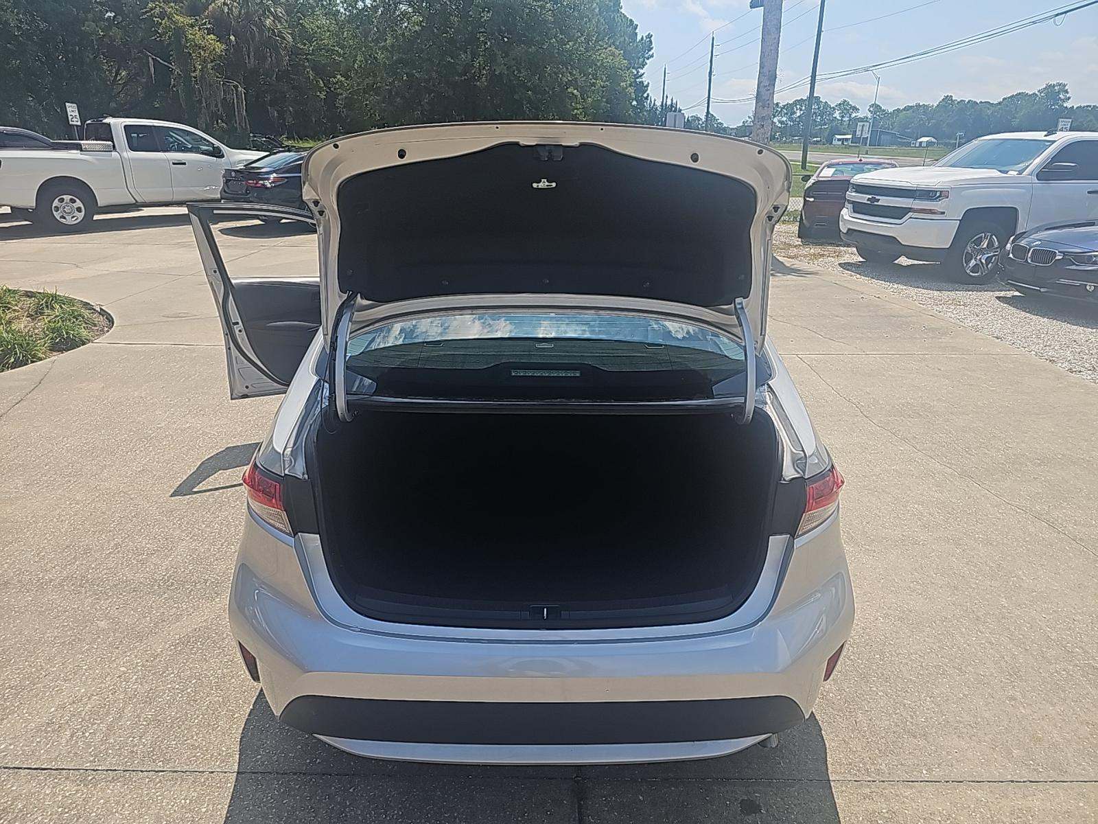 2022 Toyota Corolla LE FWD