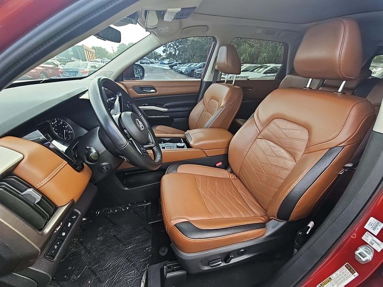 2023 Nissan Pathfinder Platinum AWD