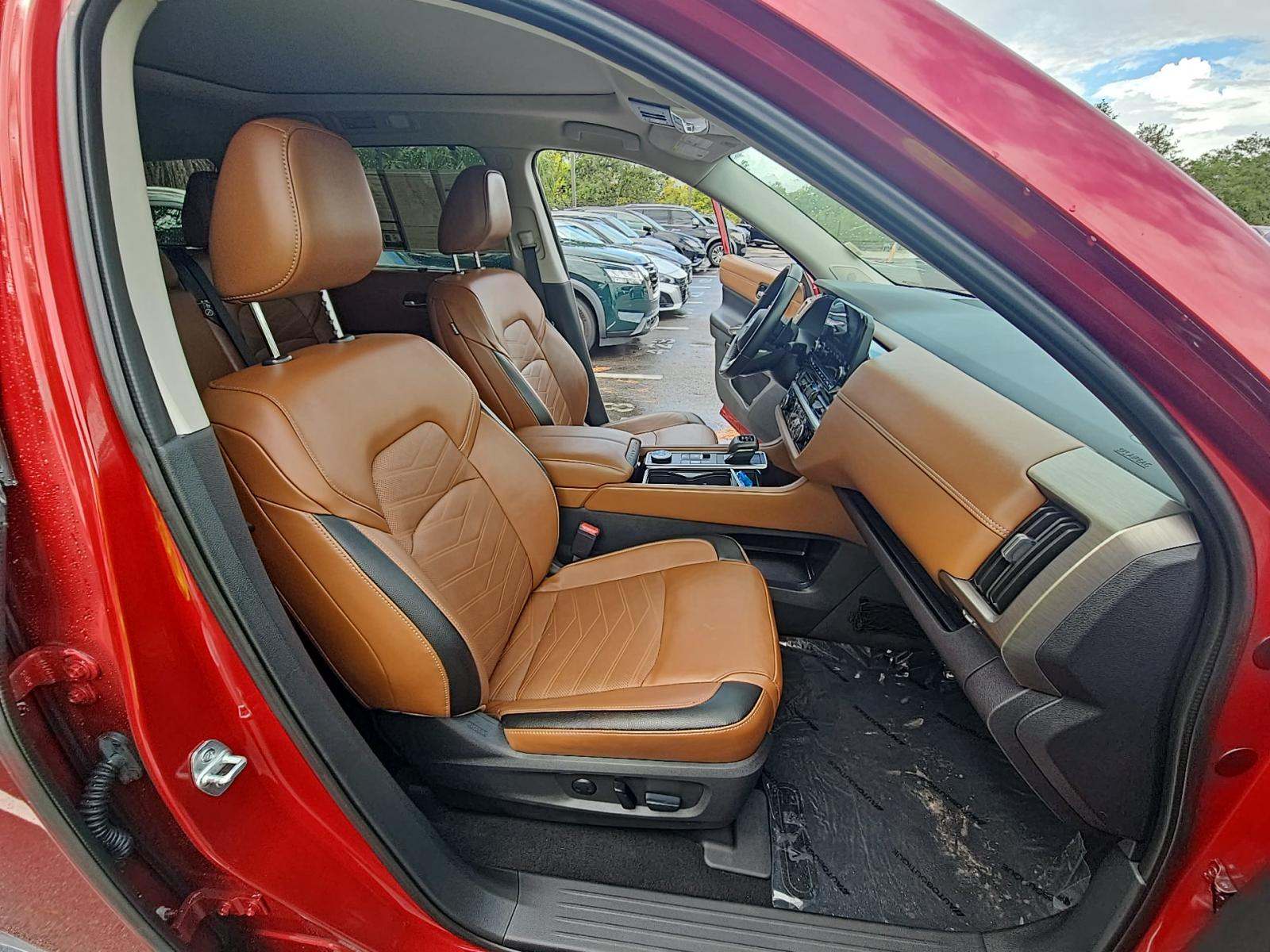 2023 Nissan Pathfinder Platinum AWD