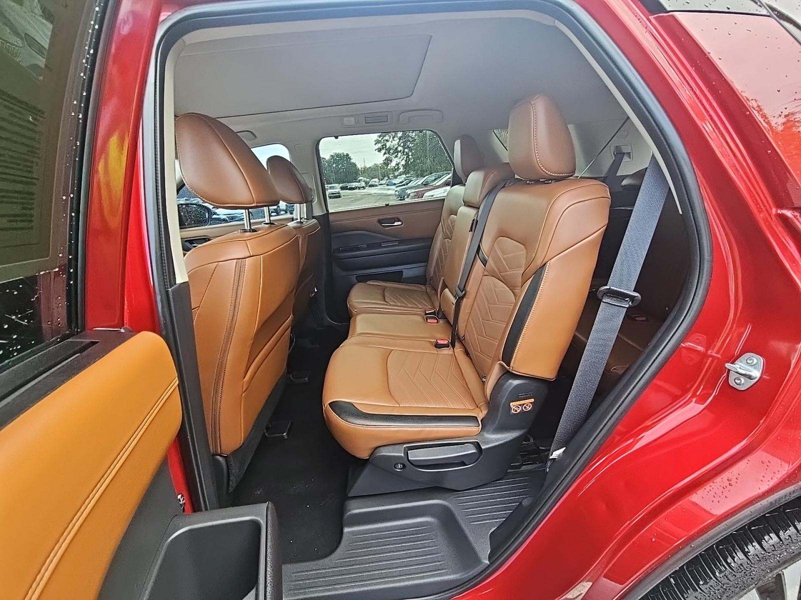 2023 Nissan Pathfinder Platinum AWD