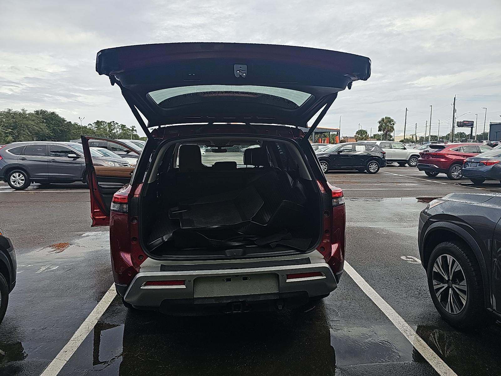 2023 Nissan Pathfinder Platinum AWD