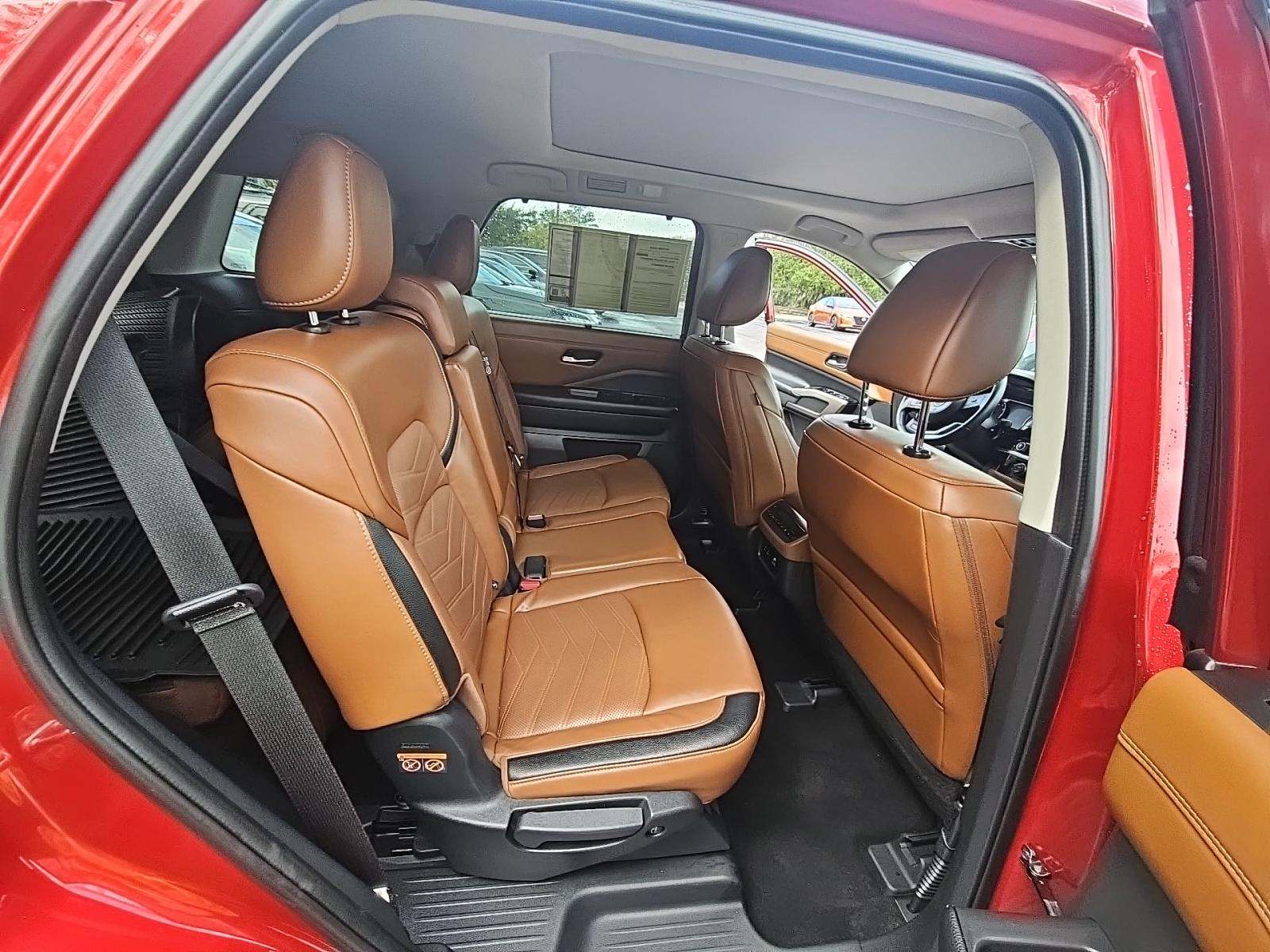 2023 Nissan Pathfinder Platinum AWD