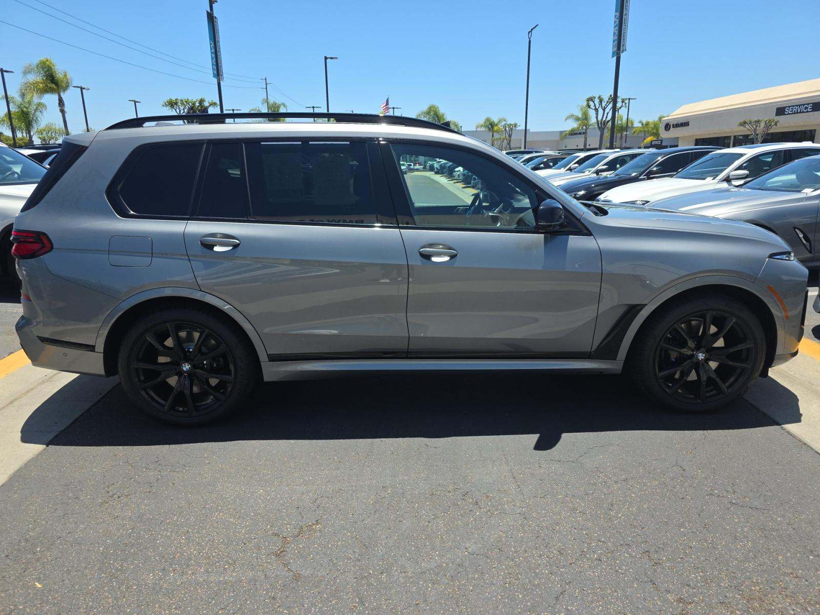 2024 BMW X7 M60i AWD