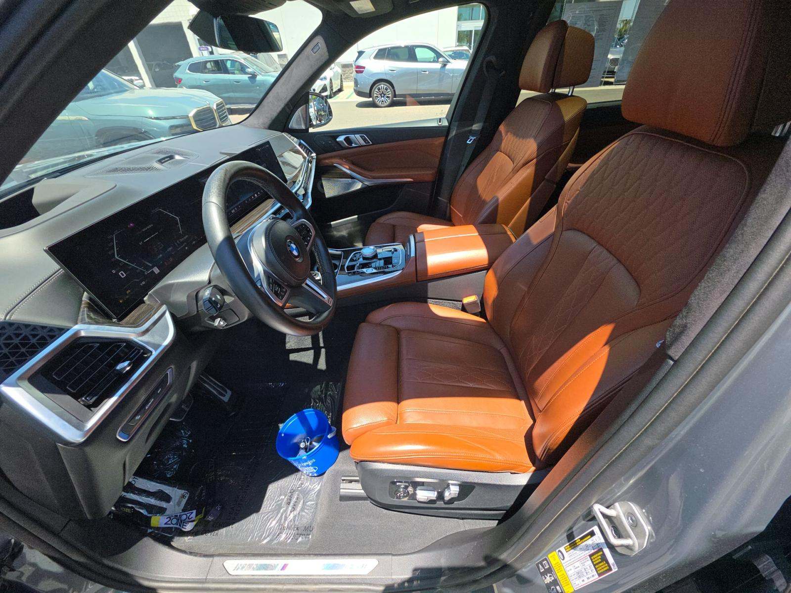 2024 BMW X7 M60i AWD