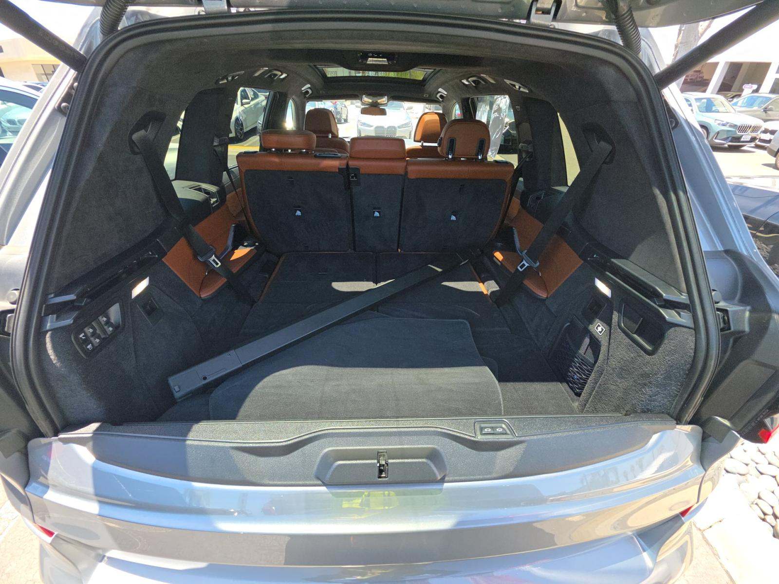 2024 BMW X7 M60i AWD