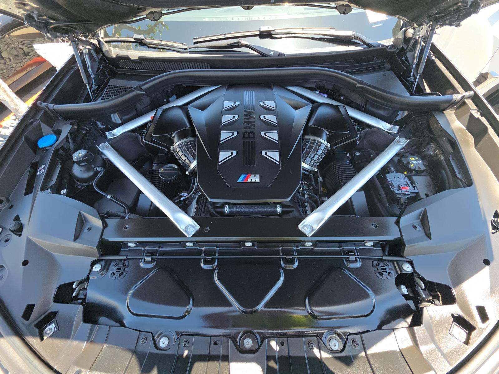 2024 BMW X7 M60i AWD
