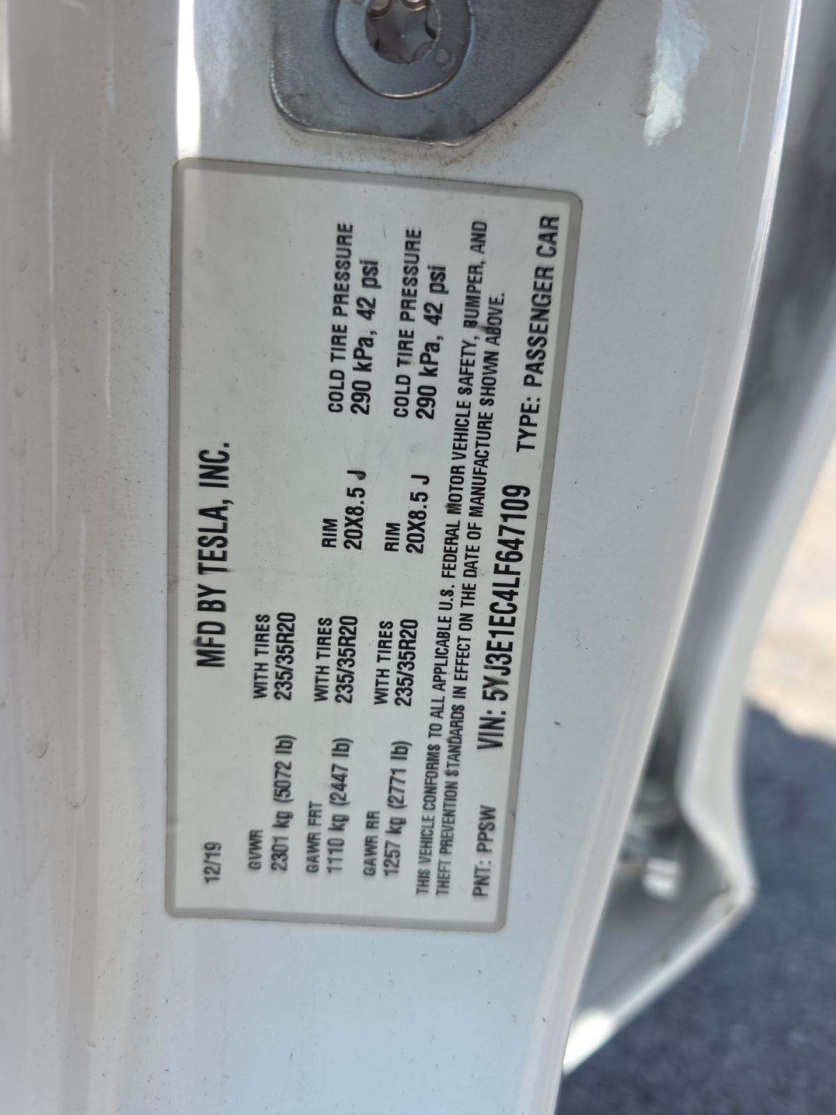 TESLA MODEL 3 - 5