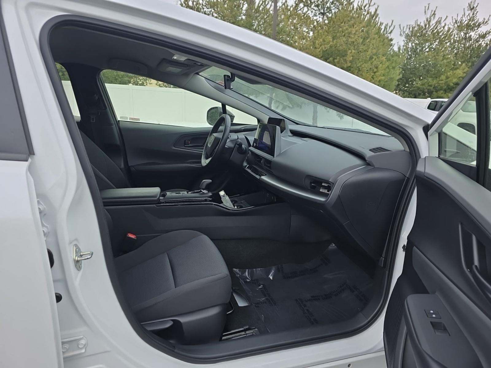 2025 Toyota Prius LE FWD