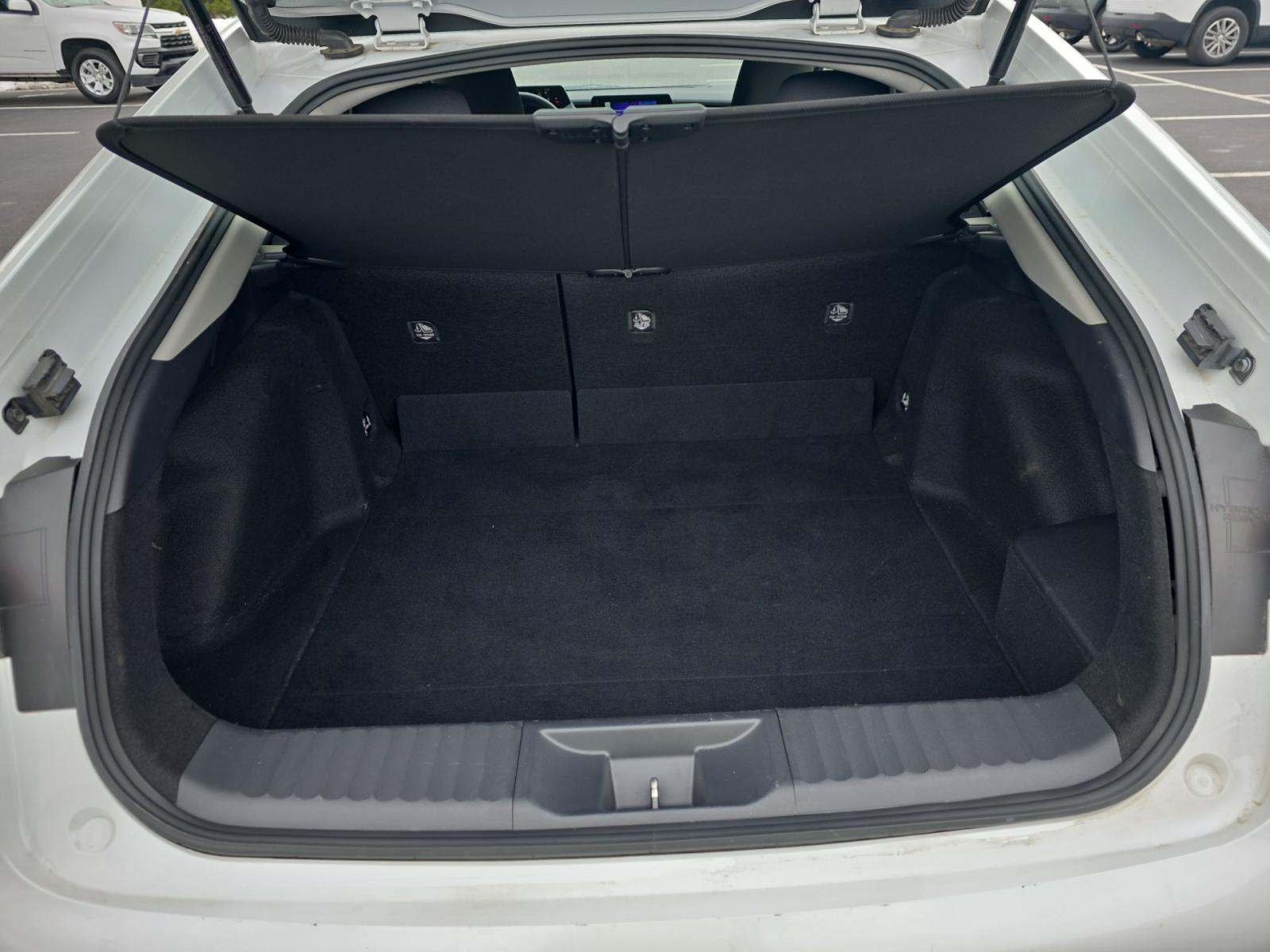 2025 Toyota Prius LE FWD