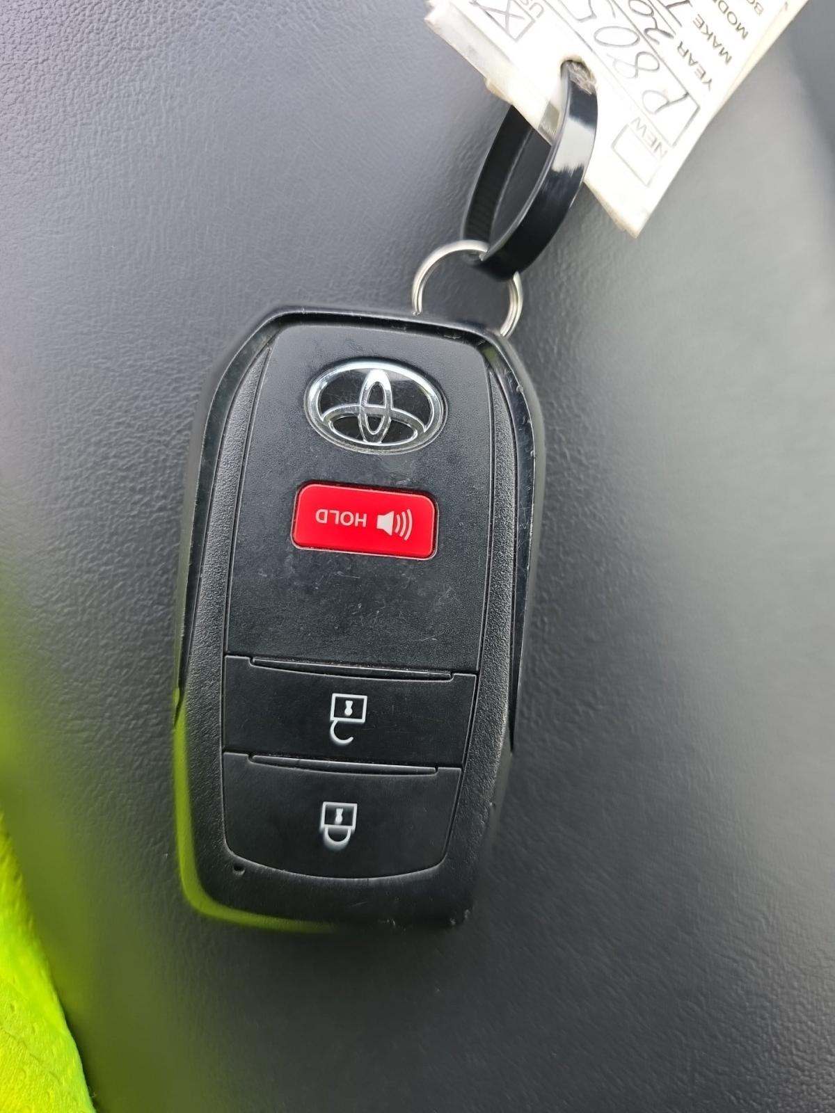 2025 Toyota Prius LE FWD