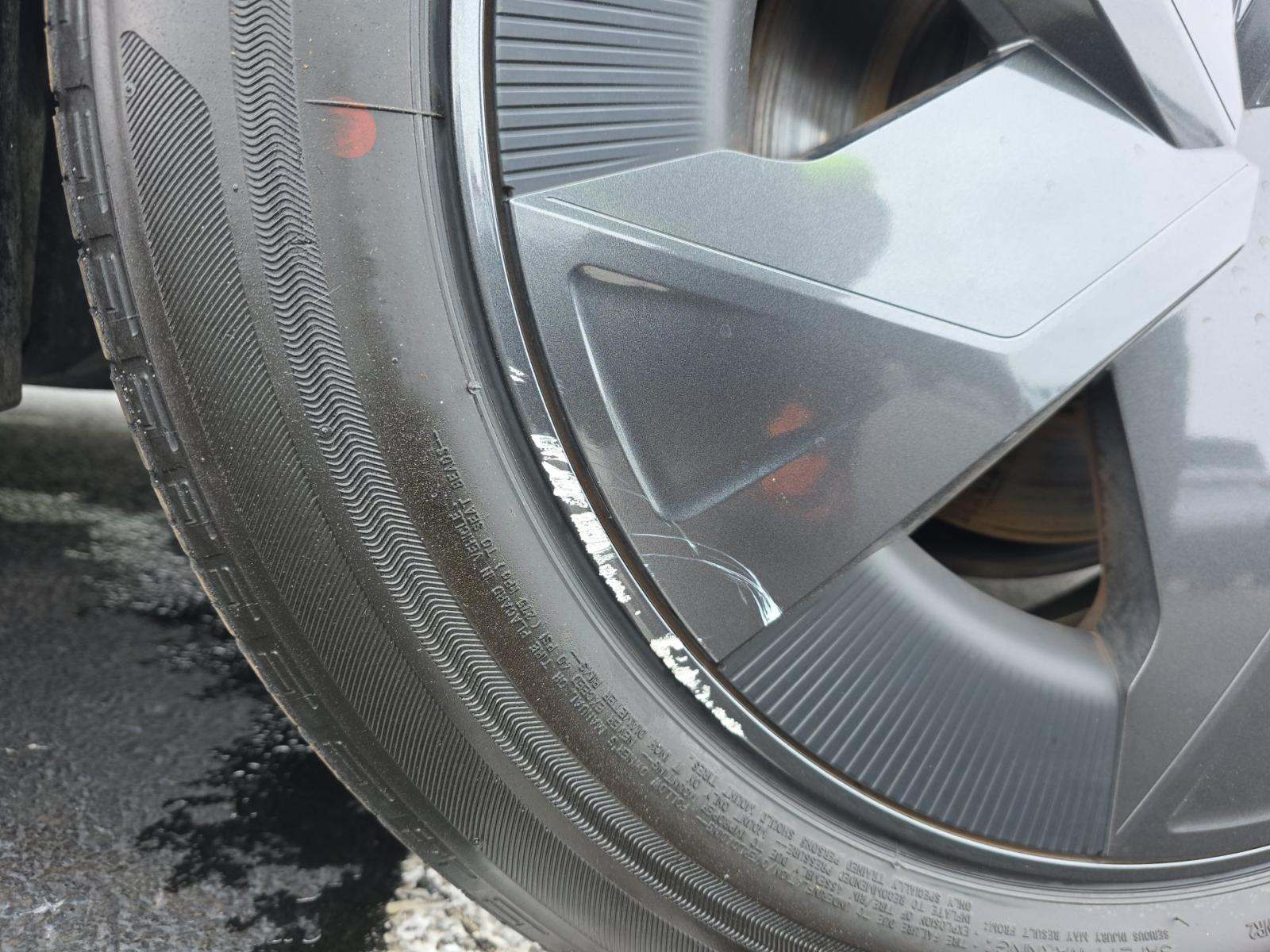 2025 Toyota Prius LE FWD