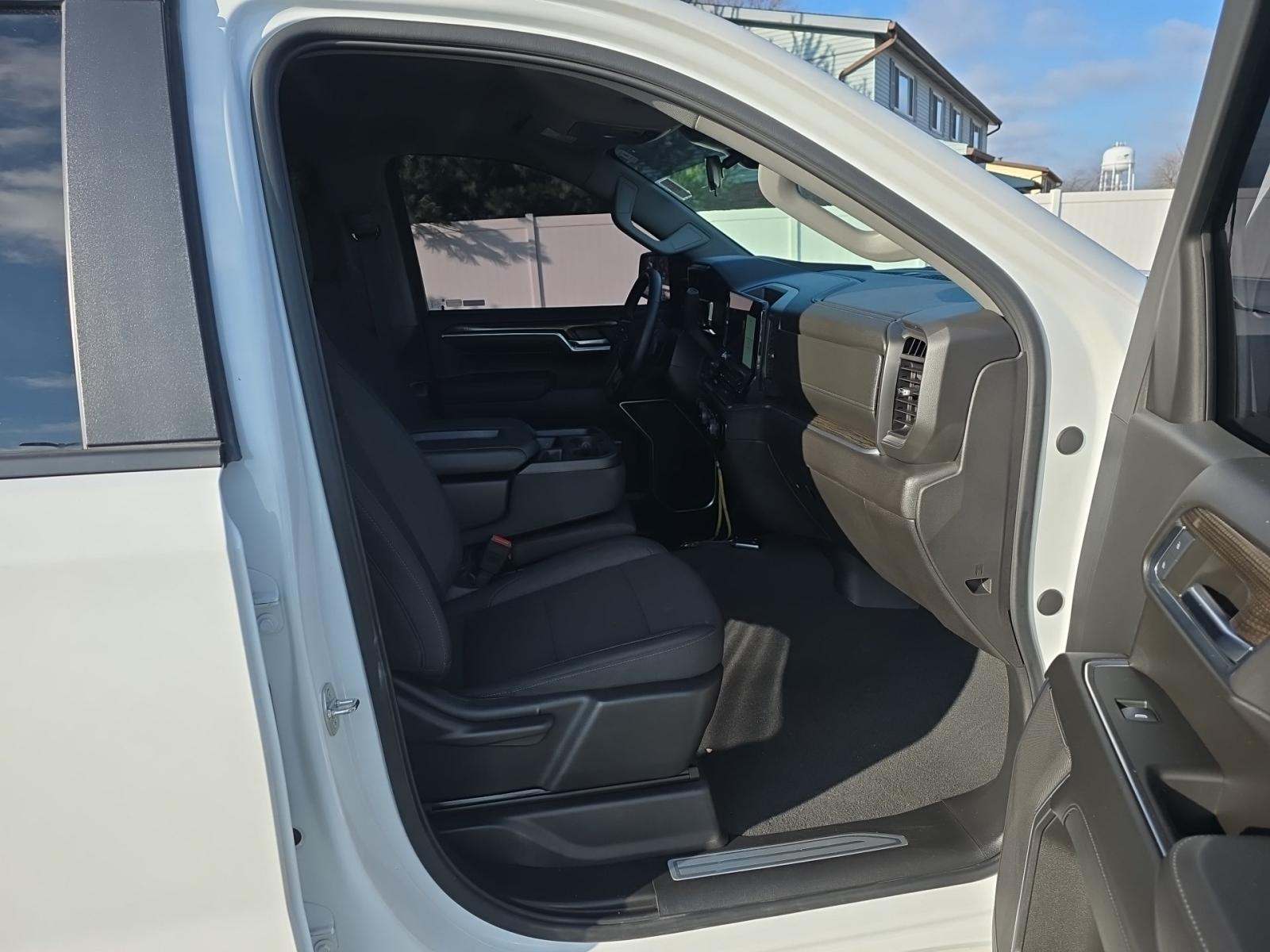 2024 Chevrolet Silverado 1500 RST AWD