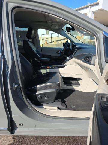 2023 Chrysler Pacifica Limited FWD