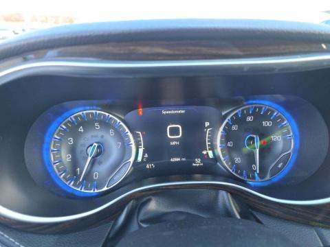 2023 Chrysler Pacifica Limited FWD