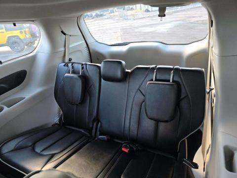 2023 Chrysler Pacifica Limited FWD