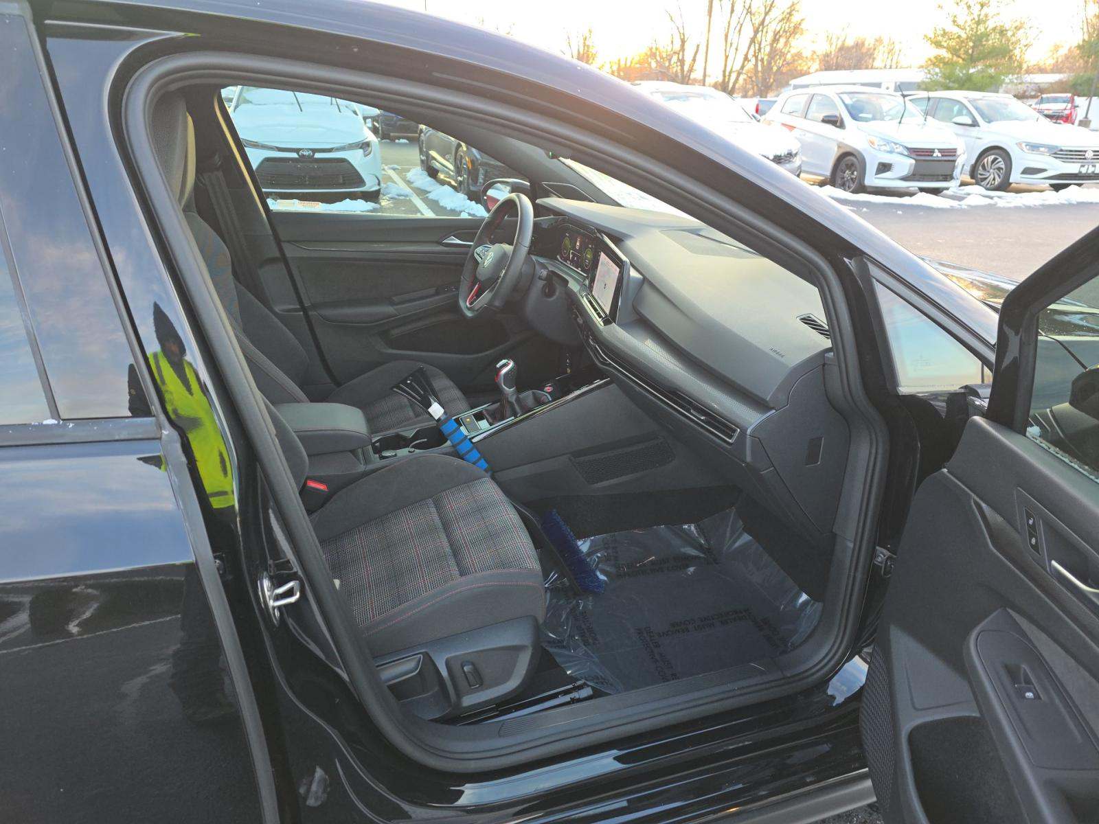 2024 Volkswagen Golf GTI 2.0T 380 SE FWD