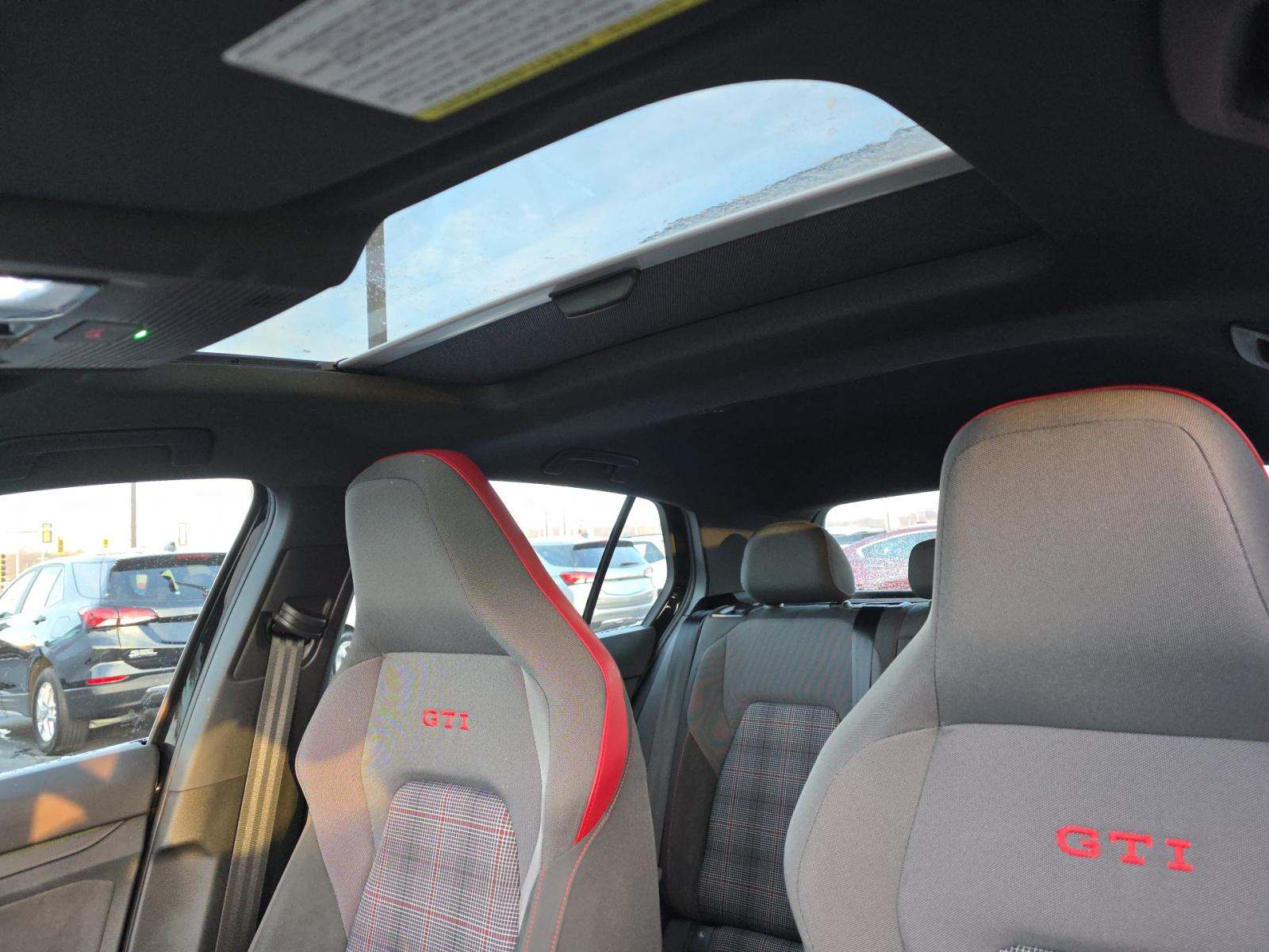 2024 Volkswagen Golf GTI 2.0T 380 SE FWD