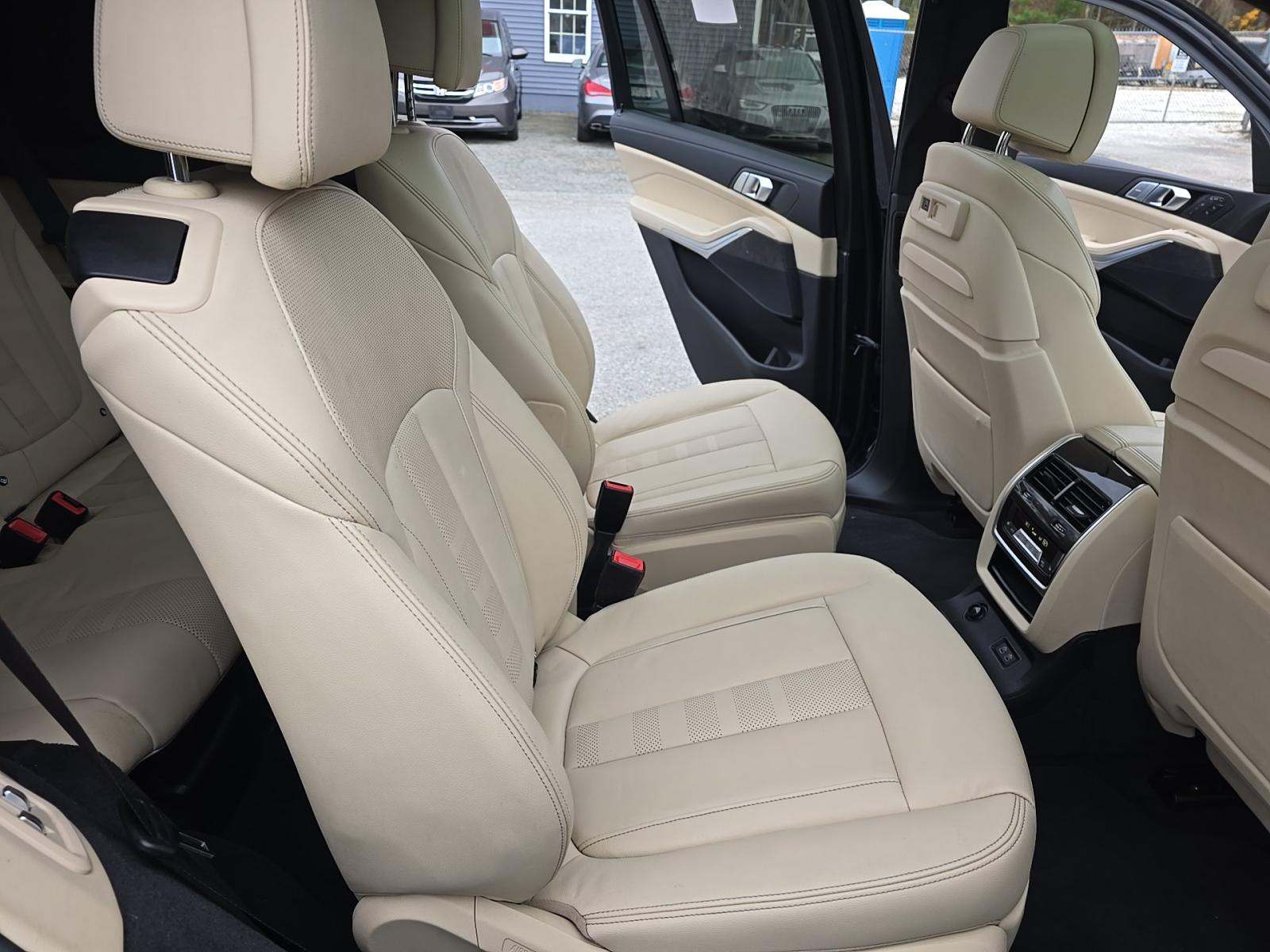 2022 BMW X7 xDrive40i AWD