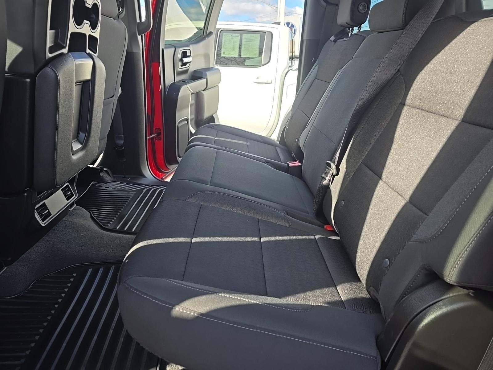 2022 Chevrolet Silverado 1500 Custom AWD