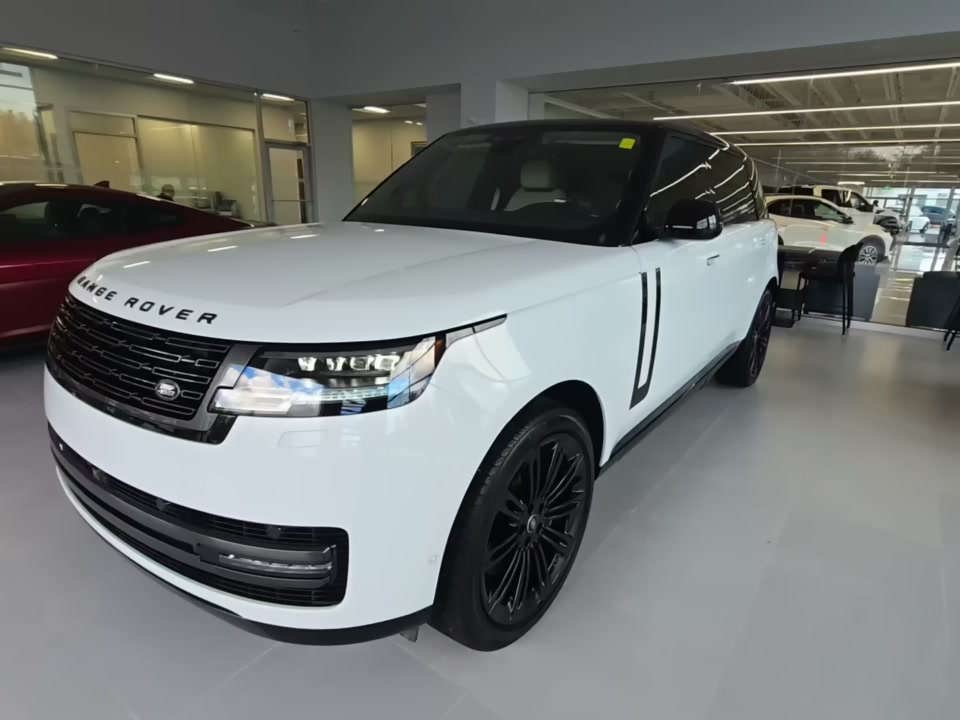 2025 Land Rover Range Rover SE LWB w/7-Passenger Seating