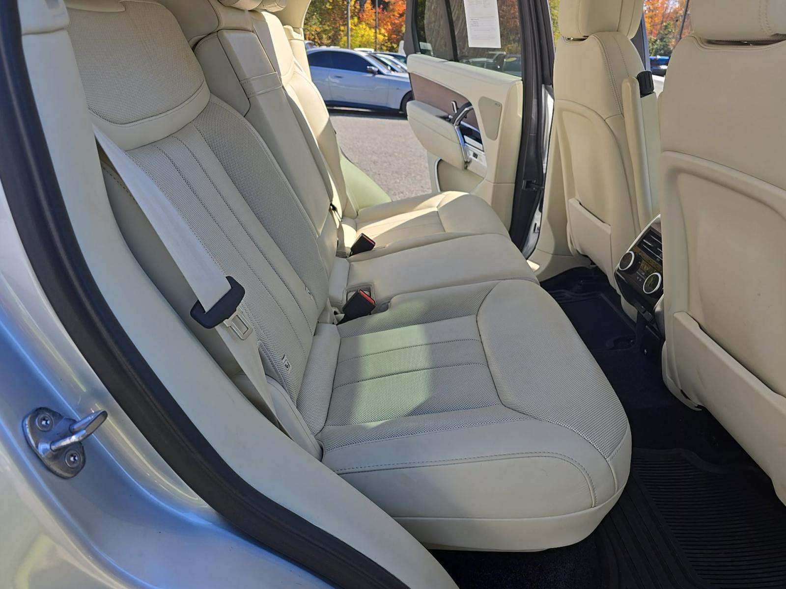 2023 Land Rover Range Rover SE AWD